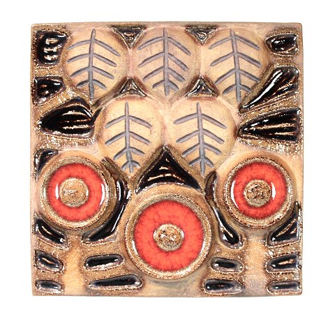 Ceramic plate in brown and red colours, no.: 3578, by Søholm.
5000m2 showroom.
