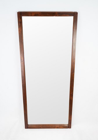 Mirror with slim frame in rosewood of danish design from the 1960s.
Great condition

