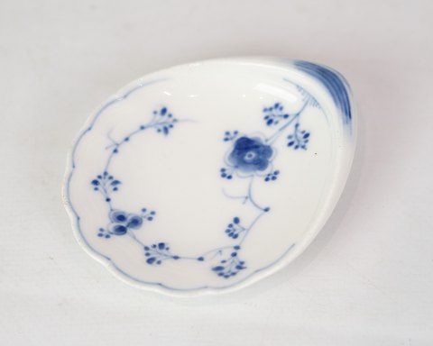 Small Mussel Bowl - No. 200 - Porcelain - Blue Fluted - Blue Painted - B&G - 
Bing
Great condition
