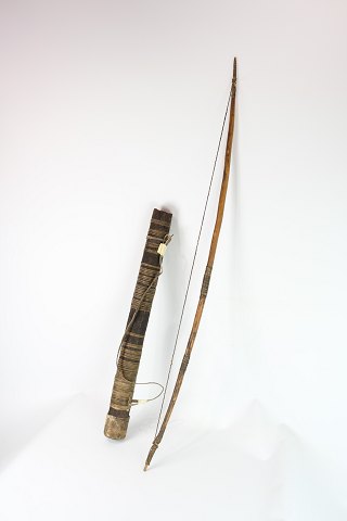 Håndlavet Bue & Pileskede - Naturmaterialer & Træ - Samleobjekt - Afrika - 
1920erne
Flot stand
