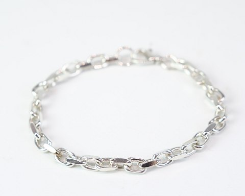 Bracelet / Bangle - Anchor Facet - Silver - lobster clasp - 25cm
Great condition
