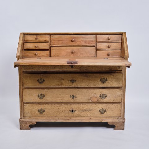 Chatol – Louis Seize Style – Pine – Circa 1780
