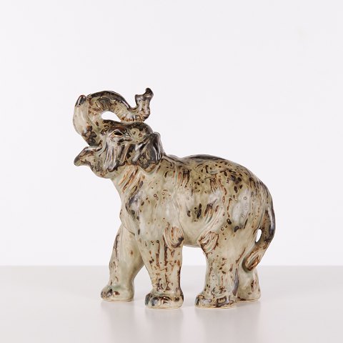 Figure en grès – Éléphant debout – Modèle 21517 – Knud Kyhn – Royal Copenhagen