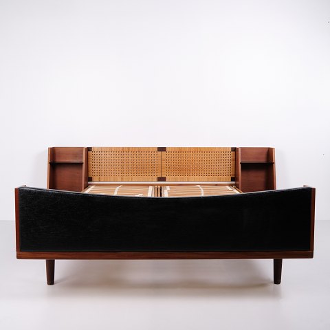 Lit Double Hans J. Wegner Modèle GE 701 en Teck avec Cannage pour Getama, Années 1950