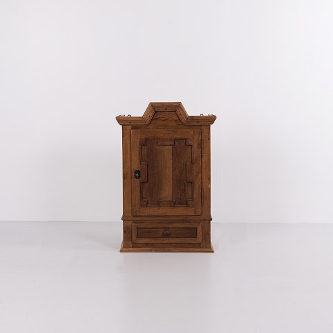 Armoire Murale / Armoire à Tabac en Chêne des Années 1930