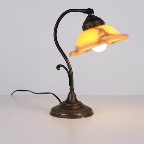 Lampe de Bureau Ancienne en Fer Forgé avec Abat-Jour en Verre Dépoli Jaune de Style Art Nouveau