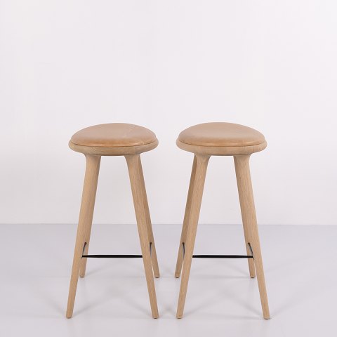 Paire de Tabourets de Bar Mater en Chêne et Cuir Naturel