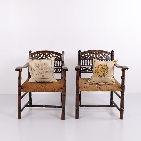 Paire de Fauteuils - Bois Foncé & Cannage - Années 1920