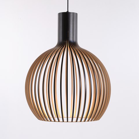 Suspension Octo 4240 par Seppo Koho en Bouleau Stratifié Noir ou Placage Noyer Secto Design