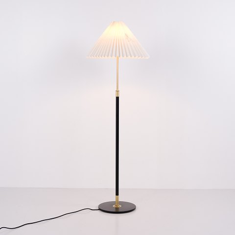 Lampadaire Le Klint 351 par Aage Petersen en Noir et Laiton