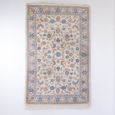 Tapis Oriental Inspiré Nain avec Motif Floral dans des Tons Clairs 240 x 155 cm