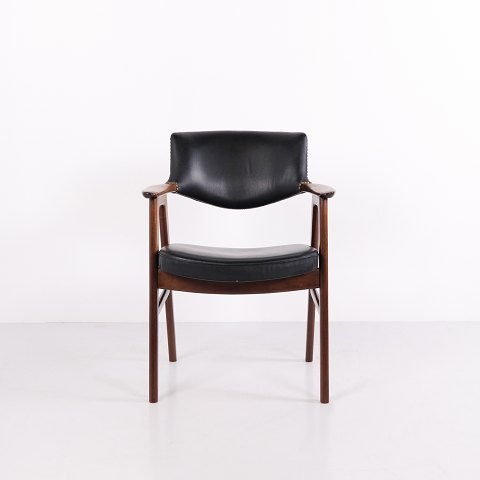 Fauteuil Erik Kirkegaard Modèle 43 en Teck et Cuir Noir pour Høng Stolefabrik Années 1950