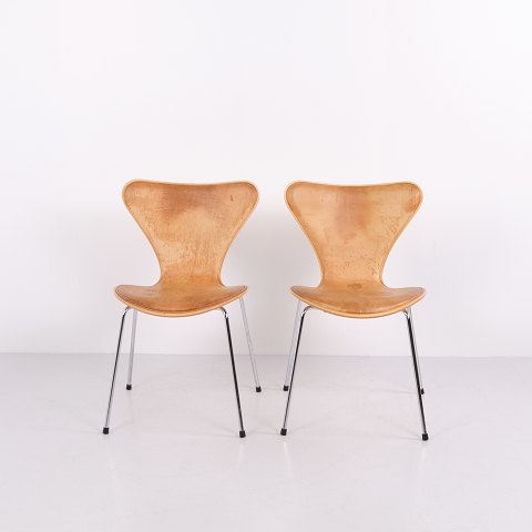 Ensemble de 2 Chaises Série 7 Modèle 3107 en Érable et Cuir Cognac par Arne Jacobsen Fritz Hansen 1996