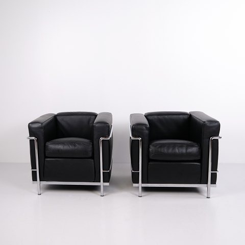Paire de Fauteuils LC2 en Cuir Noir et Acier Chromé par Cassina