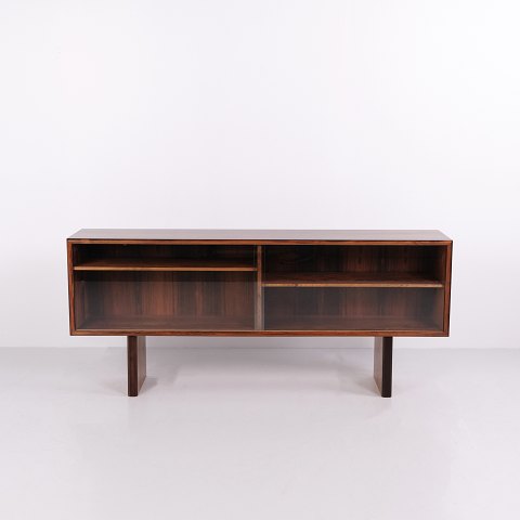 Enfilade Basse / Étagère en Palissandre avec Portes Coulissantes en Verre par Ib Kofod-Larsen pour Faarup Møbelfabrik