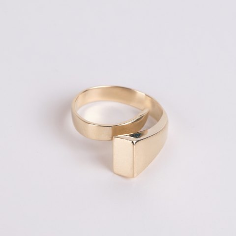 Bague Ole Lynggaard en or 14 carats avec plateau carré