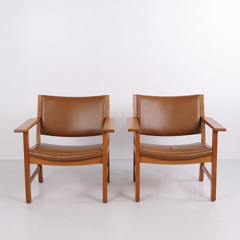 Paire de Fauteuils Modèle 3262 en Chêne Laqué et Cuir Brun Patiné par Fredericia Stolefabrik