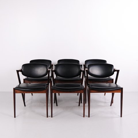 Ensemble de 6 Chaises Modèle 42 en Palissandre par Kai Kristiansen avec Cuir Noir Elegance