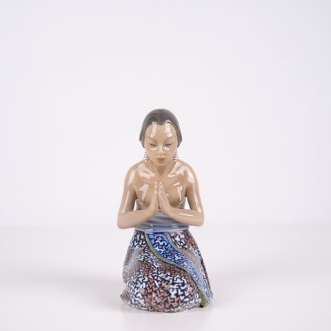 Dahl Jensen Prière du Soir Femme Malaise Figurine en Porcelaine No. 1253