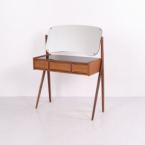 Coiffeuse en Teck avec Plateau en Verre Noir Ølholm Møbelfabrik Années 1960 Attribuée à Arne Vodder