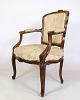 Fauteuils de style néo-rococo en bois foncé avec revêtement en tissu décoré, datant des années 1930.