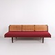 Daybed GE-258 de Hans J. Wegner en Teck et Cannage pour Getama Années 1950