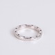 Bague Ole Lynggaard en or blanc 14 carats avec des cœurs et la gravure « Forever Love »